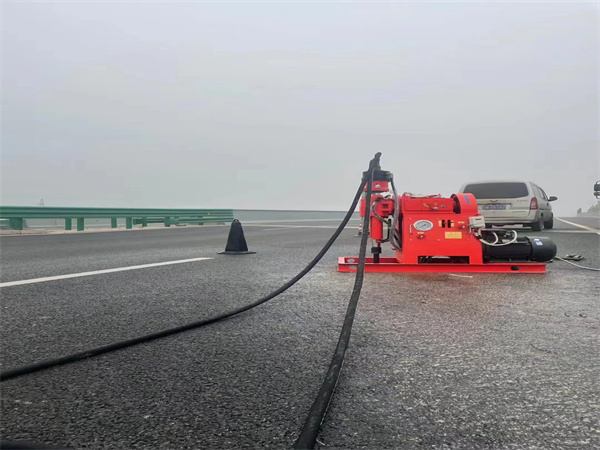 凌海马路路基路面开裂下沉注浆加固灌浆